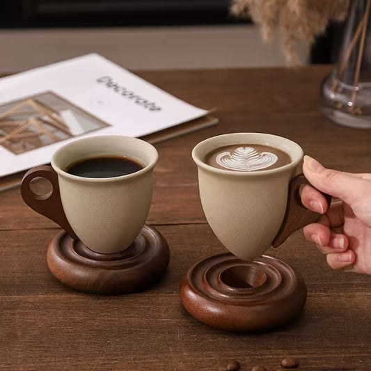 Xícara Vintage de Cerâmica com Base de Madeira - Seu café especial